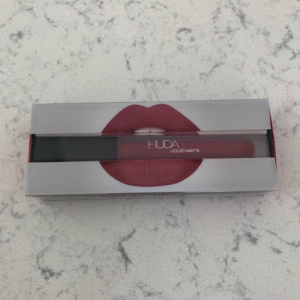 Huda Beauty Liquid Matte Lipstick - Trophy Wife